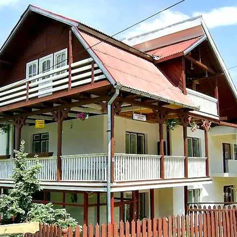 Sute de turişti îşi petrec Paştele în pensiunile din Bistriţa-Năsăud