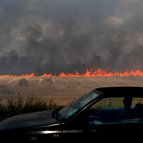 Un incendiu izbucnit la groapa de gunoi de lângă comuna Bolintin a îngreunat traficul pe Autostrada Bucureşti-Piteşti