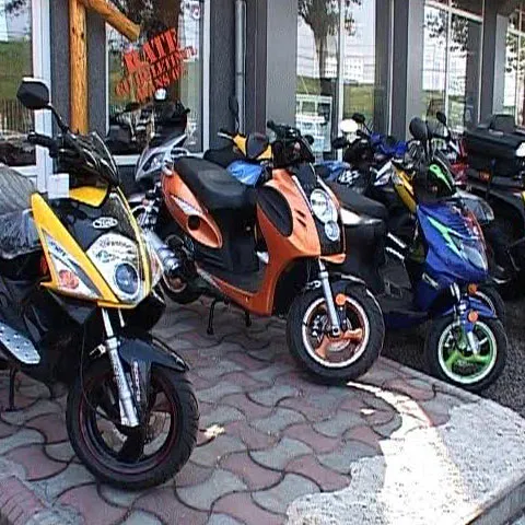Tot mai mulţi români renunţă la mersul cu automobilul
