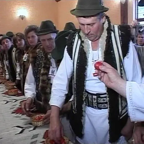 Concursul de ciocnit ouă de Paşte este o tradiţie unică în ţară