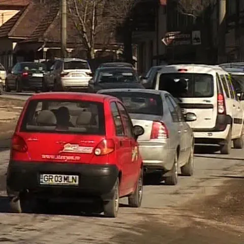 Aglomeraţie record pe mai multe drumuri naţionale din ţară, în a doua zi de Paşte