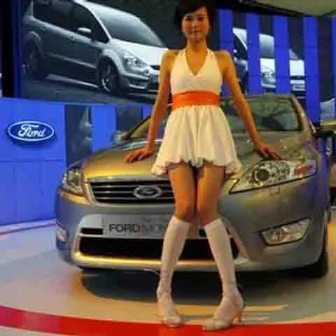 Târgul auto de la Shanghai, cea mai mare atracţie pentru producători