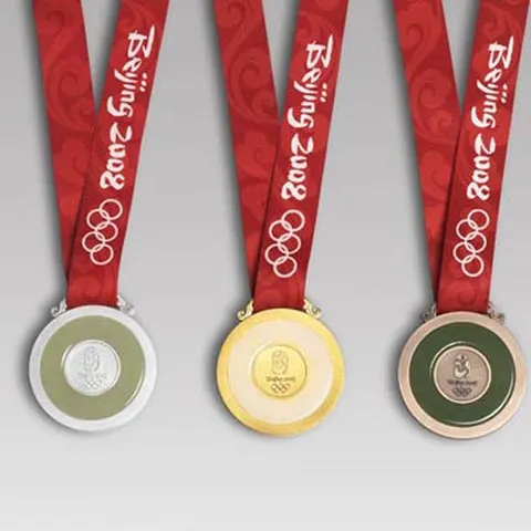 Un campion olimpic caută cumpărători pentru medaliile sale, ca să-şi poată întreţine familia