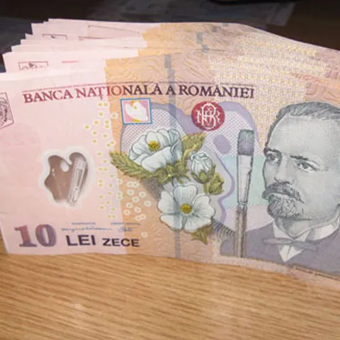 Parlamentarii amână de mai bine de o lună legea care elimină pensiile speciale 
