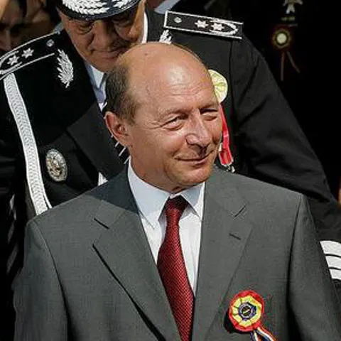 Preşedintele Traian Băsescu a participat la o serbare câmpenescă la Drobeta Turnu Severin