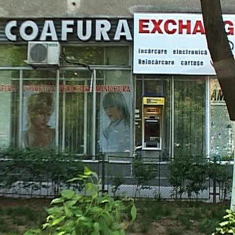 Peste 100 de bancomate din Bucureşti sunt nesigure 