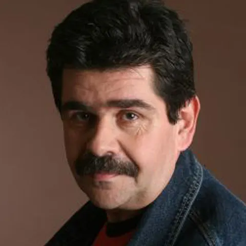 Radu Paraschivescu: Pretutindenarii