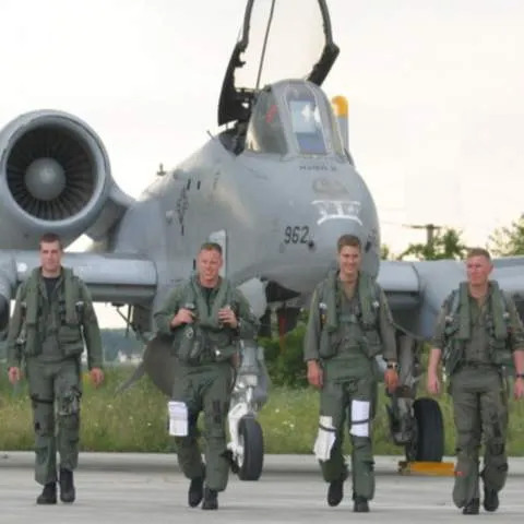 Piloţii care au ieşit la pensie în 2008 au luat pensii de până la 30.000 de lei