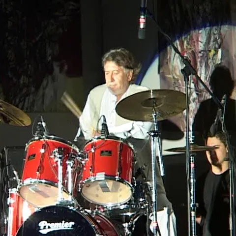 Luna mai deschide sezonul concertelor la Bucureşti
