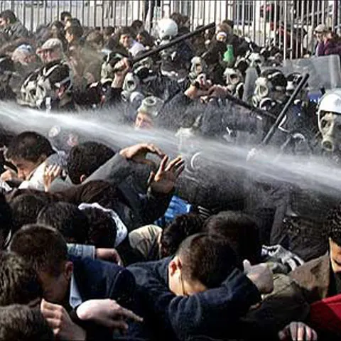 Ciocniri între manifestanţi şi poliţie la Istanbul, de Ziua Muncii