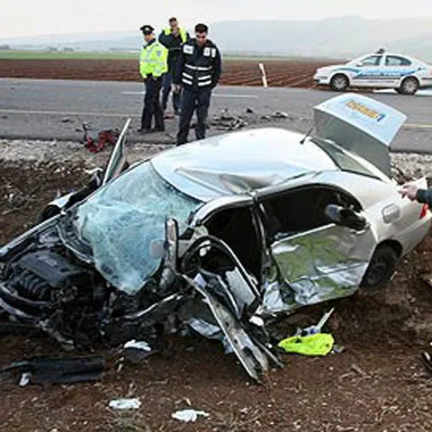 Şase răniţi în urma unui accident rutier petrecut în localitatea maramureşeană Colţirea