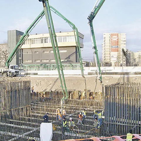 Circulaţia este interzisă în zona pasajului Basarab, de luni