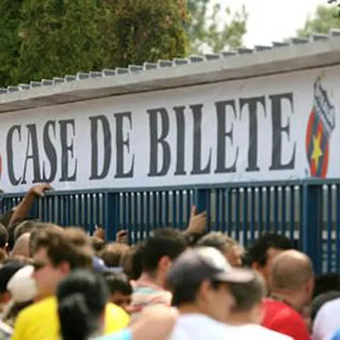 Biletele la derby-ul Steaua-Dinamo au preţuri cuprinse între 10 şi 100 de lei