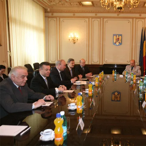 Reprezentanţi ai Armatei vor fi audiaţi de Comisia de Apărare în legătură cu modul în care ministerul vrea să reducă din cheltuieli