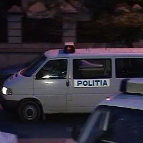 Un accident rutier din Craiova s-a terminat cu o bătaie între patru arbitri şi un poliţist