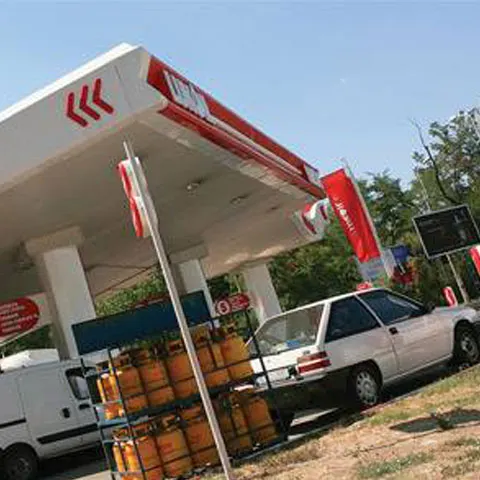 LukOil România a scumpit benzina cu 4 bani/litru, de joi