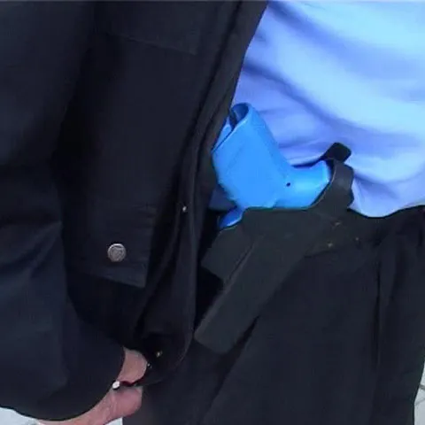 Criza financiară îi lasă fără gloanţe şi combustibil pe poliţiştii comunitari din Suceava