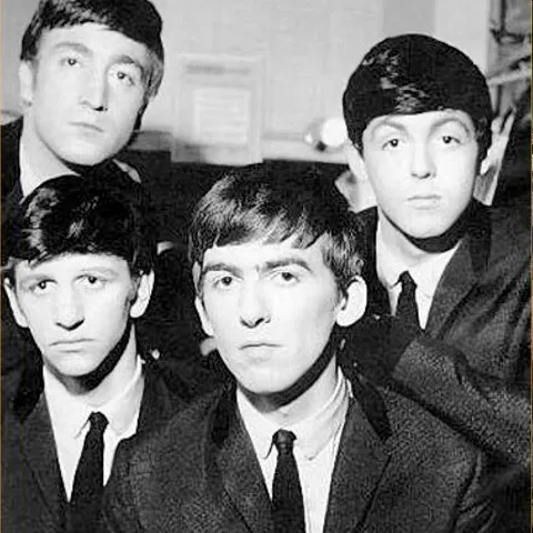 Fiul lui George Harrison va lansa singurul site oficial pentru descărcarea de piese Beatles