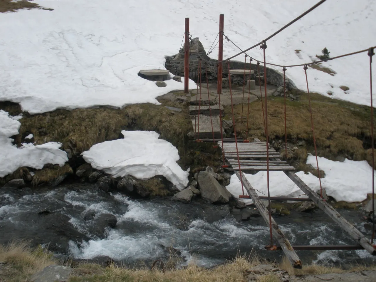 Ultima avalanşă de la cota 1500 a distrus o şosea