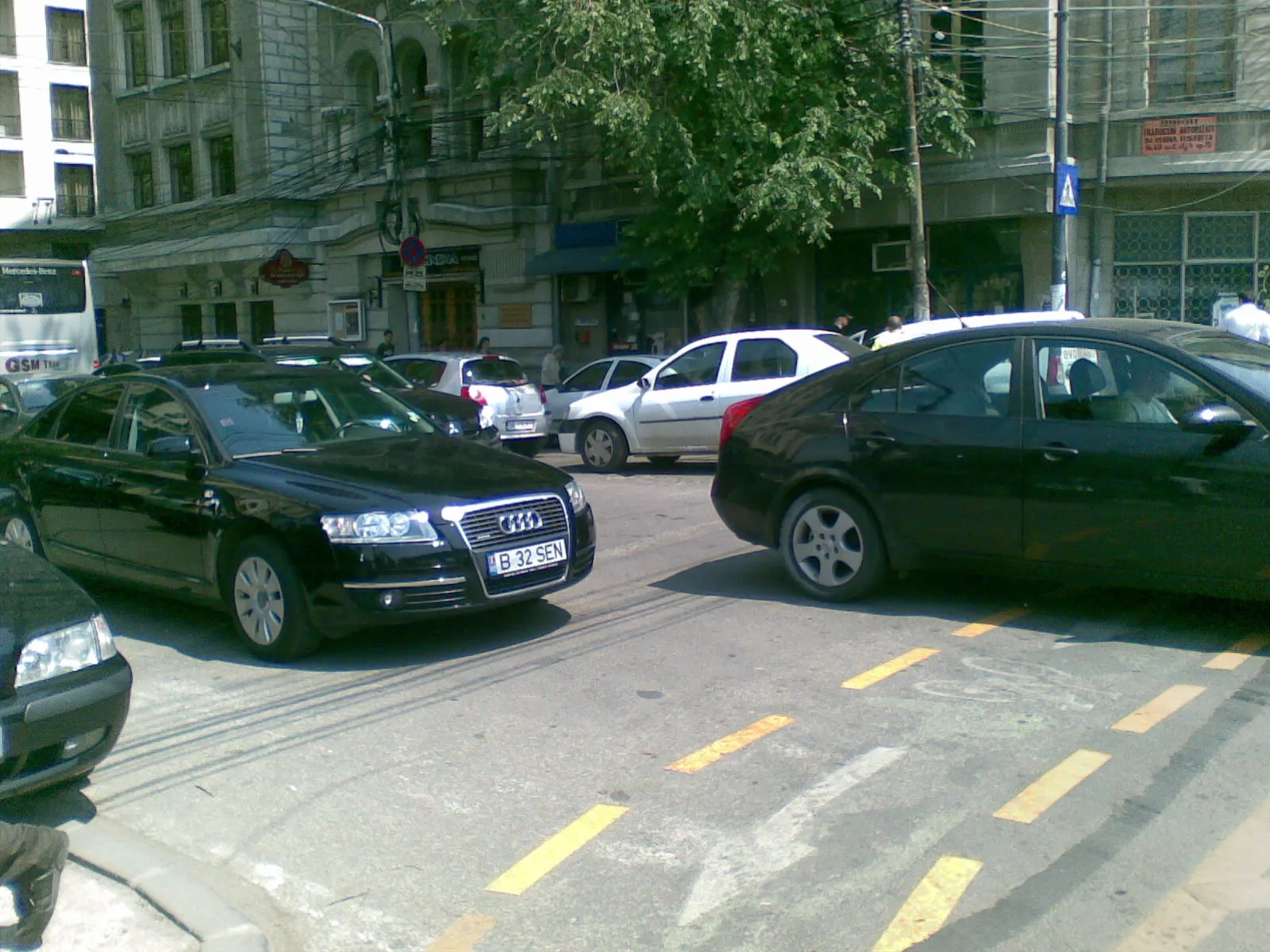 Parcat pe trecerea de pietoni
