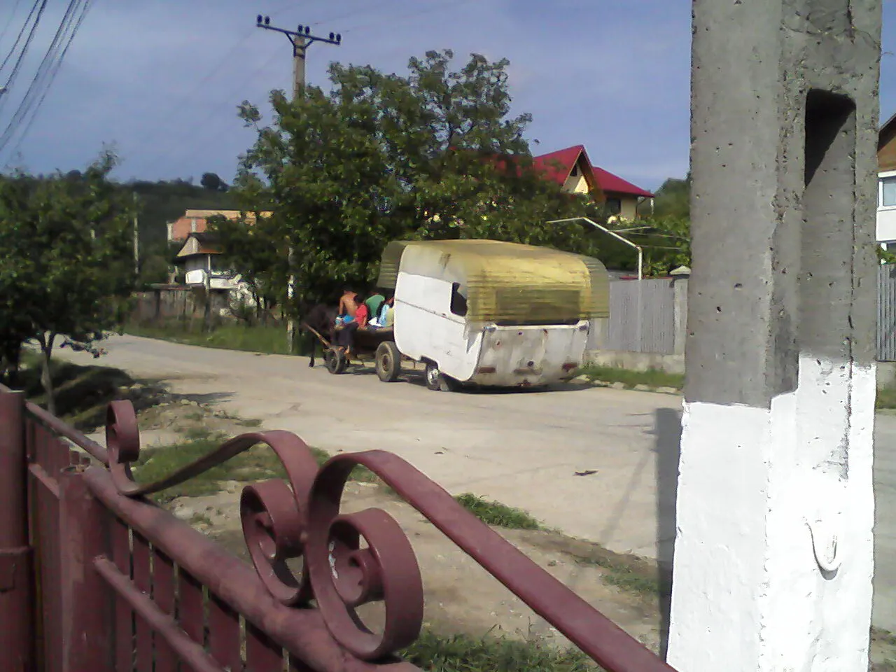 La plimbare cu rulota trasă de căruţă