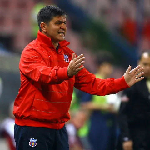 Huiduit în Ghencea, Lăcătuş spune că nu pleacă de la Steaua