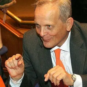 Stolojan: Elena Băsescu nu are acelaşi electorat cu PD-L şi nu va afecta rezultatul partidului