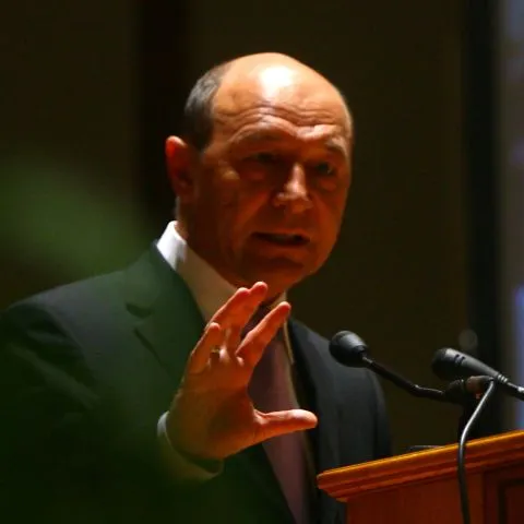 Băsescu apreciază discuţia cu Sarkozy drept una "extrem de intensă"