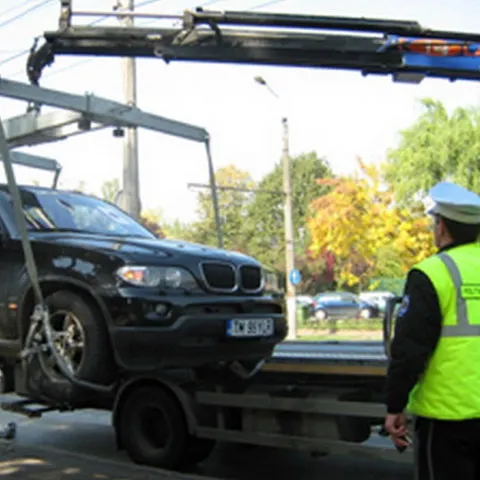 Atenţie, şoferi! Aproximativ 250 de maşini sunt ridicate zilnic în Bucureşti