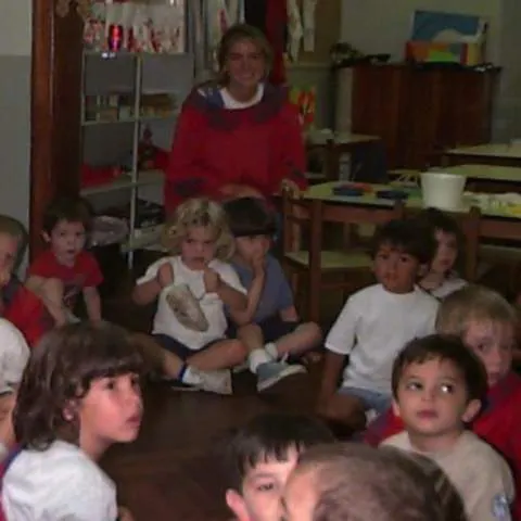 În mai multe grădiniţe din Focşani copiii dorm câte doi în pat
