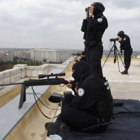 Gardianul: Numărul serviciilor secrete ar putea fi redus