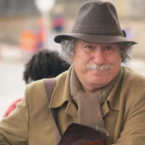 Columbianul Juan Manuel Roca, laureatul 2009 al premiului pentru poezie Casa de América