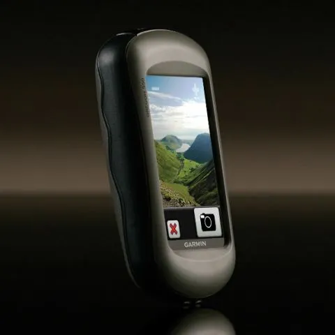Garmin Oregon 550 cu cameră foto integrată, touchscreen şi GPS se lansează în România