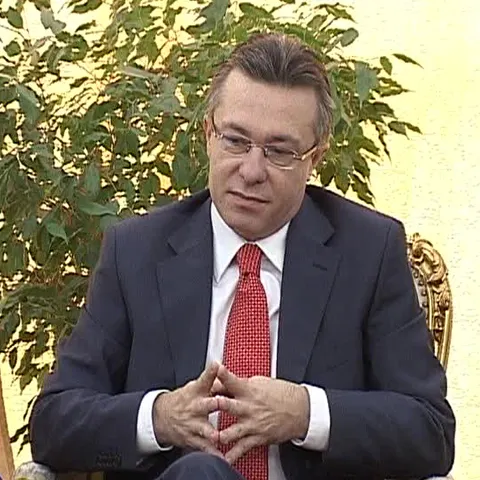 MAE cere ajutorul rectorilor pentru angajarea unor tineri pregătiţi
