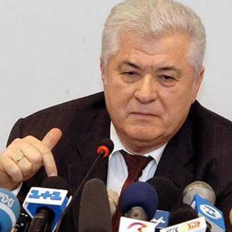 Voronin riscă 10-15 ani de închisoare, dacă nu demisionează din funcţia de preşedinte, spune Filat