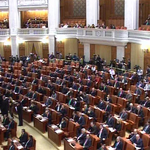 Senatorii şi deputaţii nu mai trec prin Parlament până pe 9 iunie 