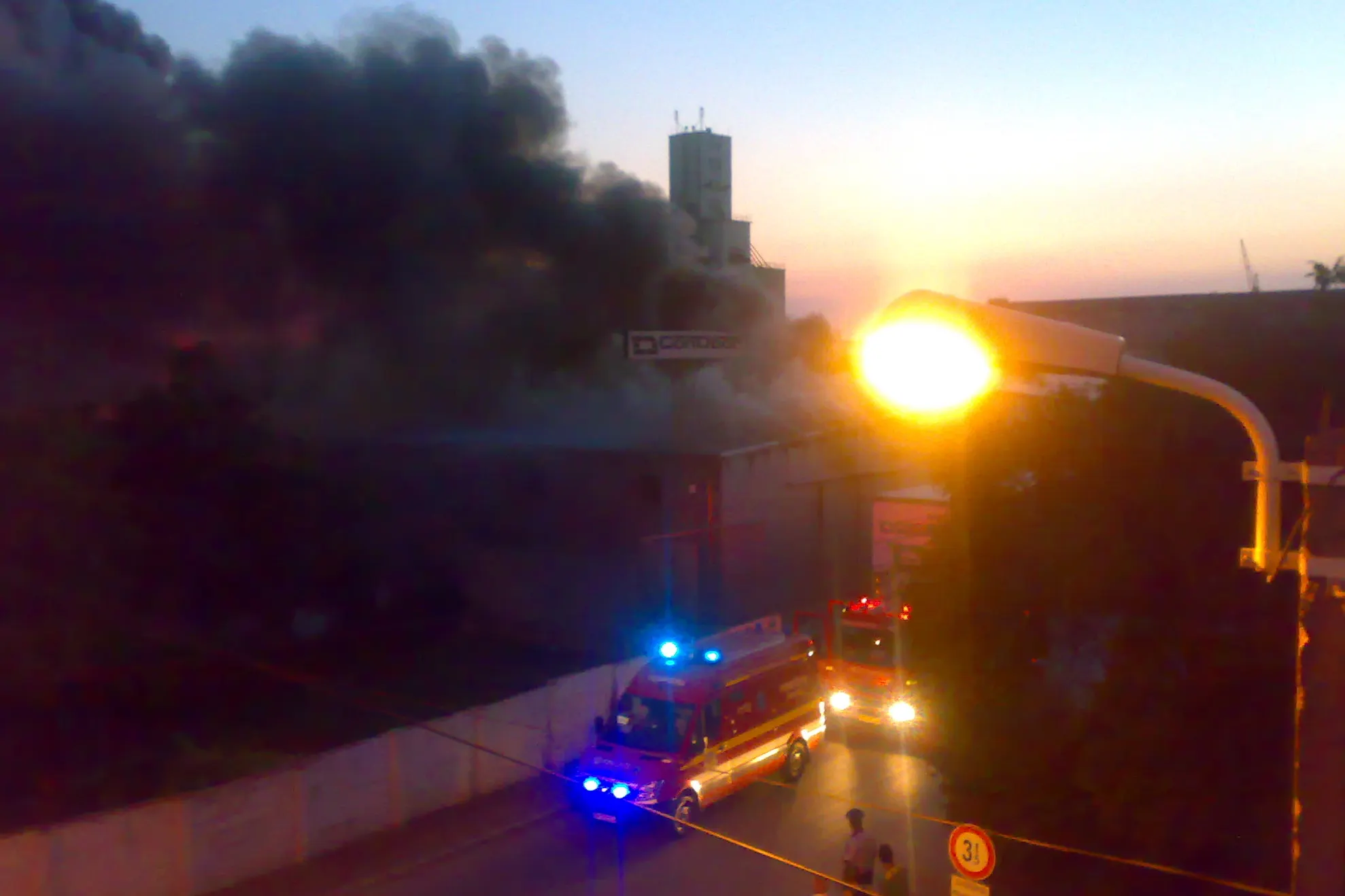 Incendiu la un depozit în Timişoara