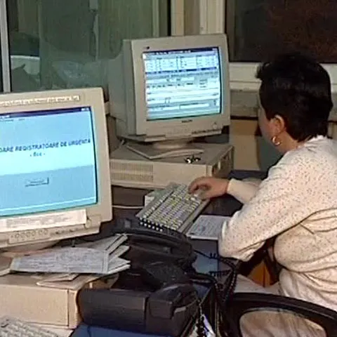 Tot mai mulţi români folosesc internetul pentru a face plăţi