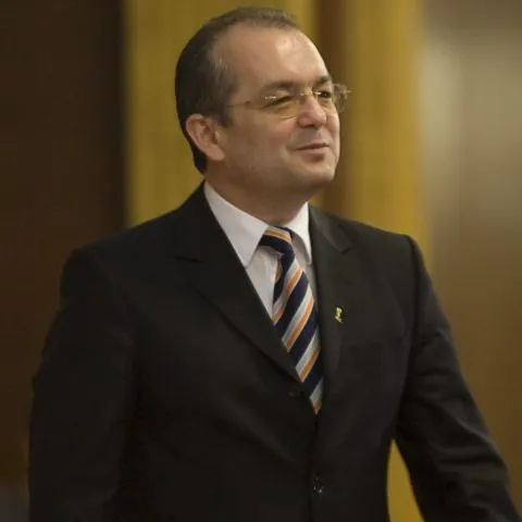 Guvernul a luat în discuţie criteriile pentru participarea băncilor la programul "Prima Casă"