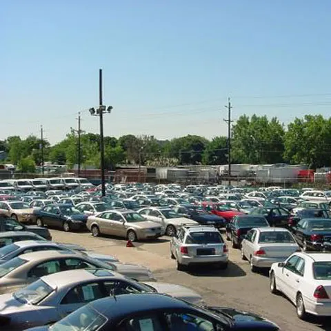 Dealerii de maşini noi, obligaţi să vândă şi maşini second-hand