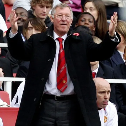 Ferguson vrea ca Manchester să fie prima echipă care câştigă de două ori consecutiv Liga Campionilor