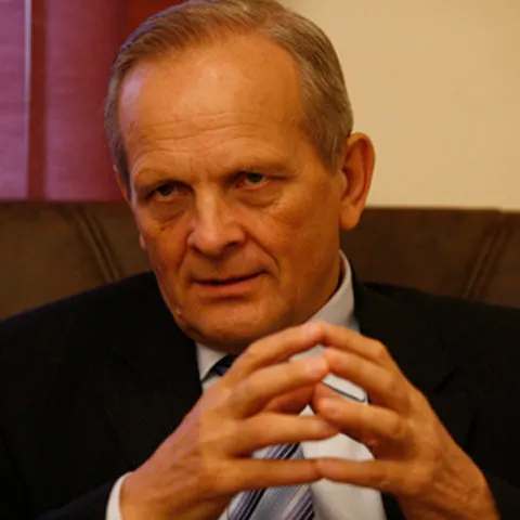 Theodor Stolojan: România are nevoie de euro, pentru că asta va disciplina economia românească