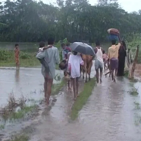 Ciclonul Aila a făcut aproape 200 de morţi în India şi Bangladesh 