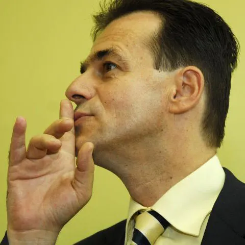 Orban intenţionează să candideze la şefia PNL, în eventualitatea în care Antonescu va câştiga prezidenţialele