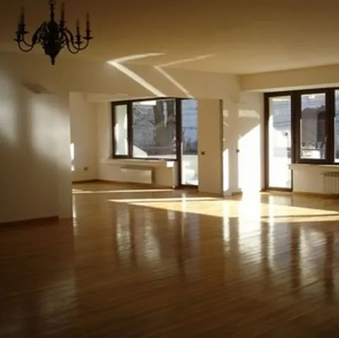 Preţul apartamentelor din Bucureşti a scăzut în medie în mai cu 1% comparativ cu luna aprilie-studiu