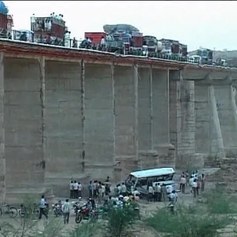 Cel puţin 26 de persoane au murit în urma unui accident rutier în India