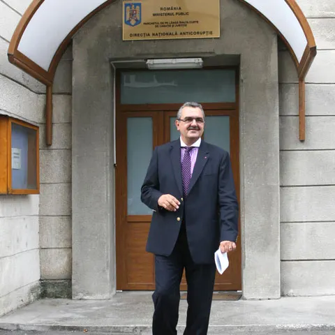 Înalta Curte de Casaţie va decide, pe 11 iunie, dacă restituie dosarul Mitrea la DNA