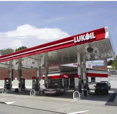 LukOil România şi Rompetrol au scumpit carburanţii