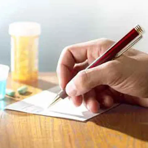Bolnavii din Vaslui nu pot primi medicamente compensate pentru că nu mai există formulare pentru reţete