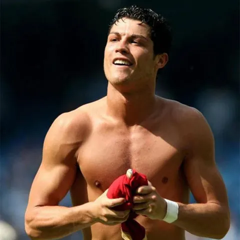 Cristiano Ronaldo, cel mai sexy bărbat în viaţă, pentru comunitatea gay. Vezi GALERIE FOTO cu starul de la Manchester!